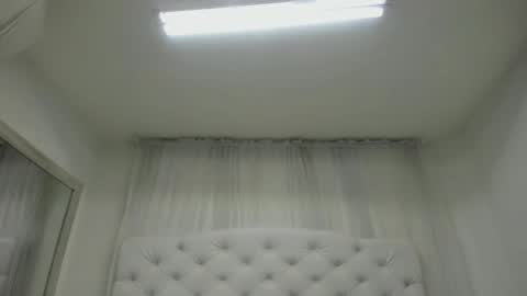 Snapshot of kamila_arias chatting on 09.29.25 online show from 09.29.25