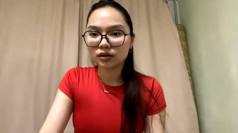 Snapshot of kamilahschaff chatting on 05.29.26 Bella online show from 05.29.26