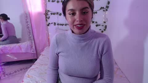 Snapshot of kamilew chatting on 10.11.25 kamilew online show from 10.11.25