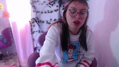 Snapshot of kamilew chatting on 11.02.25 kamilew online show from 11.02.25