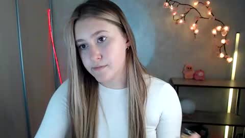 Snapshot of kamilla_love_ chatting on 06.01.26 kamilla_love_ online show from 06.01.26