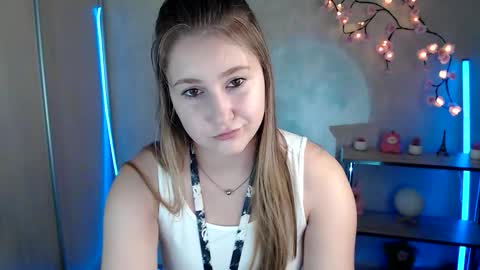Snapshot of kamilla_love_ chatting on 06.05.26 kamilla_love_ online show from 06.05.26