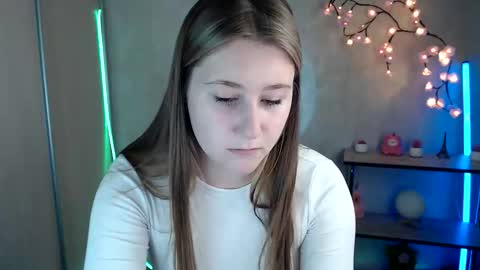 Snapshot of kamilla_love_ chatting on 06.08.26 kamilla_love_ online show from 06.08.26