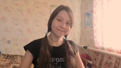 Mari  Simmons online show from 10.15.25