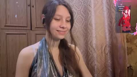 Mari  Simmons online show from 12.03.25