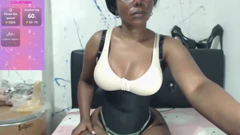Snapshot of kandysexy chatting on 05.16.26 Paola online show from 05.16.26