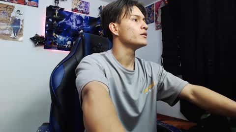 Snapshot of kanekixxxhot chatting on 10.03.25 andres online show from 10.03.25