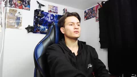 Snapshot of kanekixxxhot chatting on 10.06.25 andres online show from 10.06.25