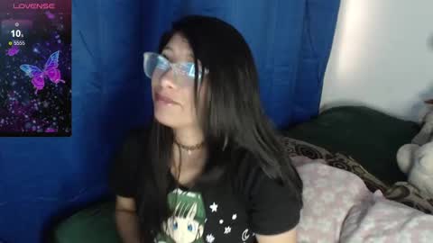 Snapshot of kanroji_mitsuri_11 chatting on 02.15.25 Sanctuary online show from 02.15.25