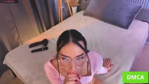 Agata online show from 10.26.25