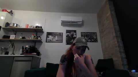 Snapshot of kapri_sun chatting on 09.14.25 kapri_sun online show from 09.14.25