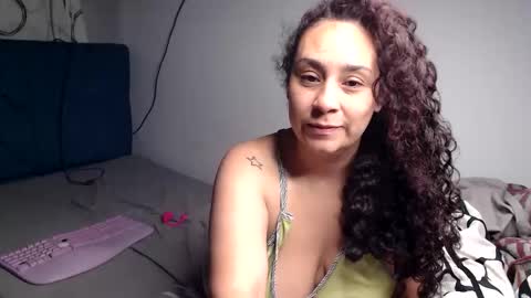 Snapshot of kara__gower chatting on 05.12.26 kara online show from 05.12.26