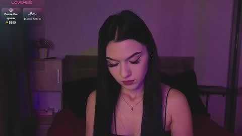 kara_life online show from 10.14.25