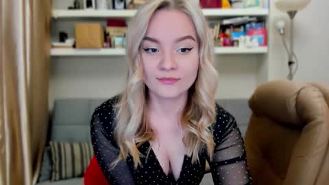 Snapshot of kara_smith_ chatting on 10.03.25 Kara. Off from 15th till 24th of December online show from 10.03.25