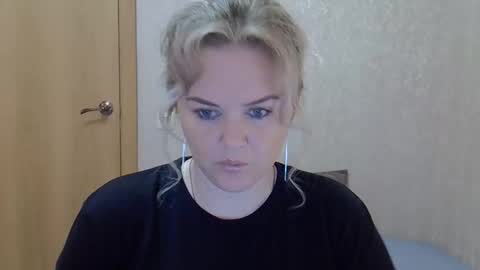 karennelsonx online show from 09.18.25