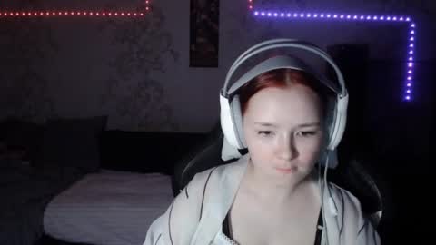 Lisa Backler online show from 09.11.25