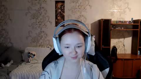 Lisa Backler online show from 09.14.25