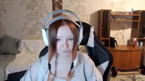 Lisa Backler online show from 09.25.25