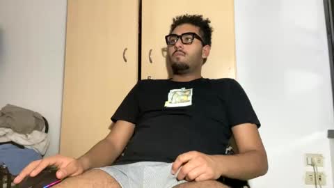 karim03larbi online show from 02.08.25