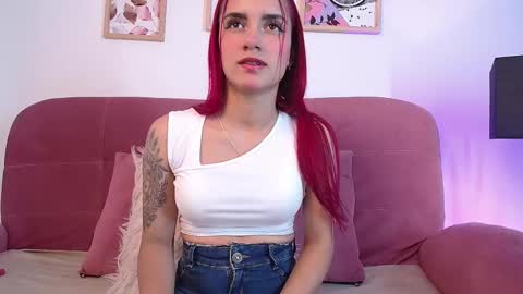 Snapshot of karina2smith chatting on 10.26.25 karina online show from 10.26.25