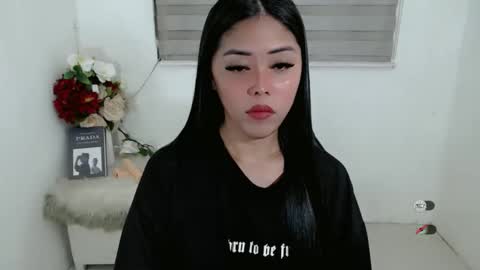 Snapshot of karina_fuckdoll chatting on 10.03.25 I AM BELLE online show from 10.03.25