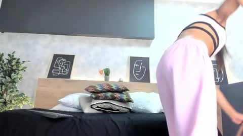 Snapshot of karina_gomez_18 chatting on 05.14.26 Kari online show from 05.14.26