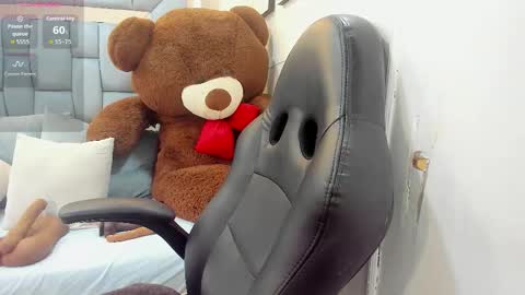 Karina online show from 10.28.25