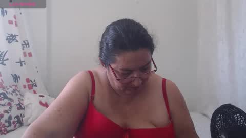 Snapshot of karina_turbay chatting on 10.21.25 Karina online show from 10.21.25