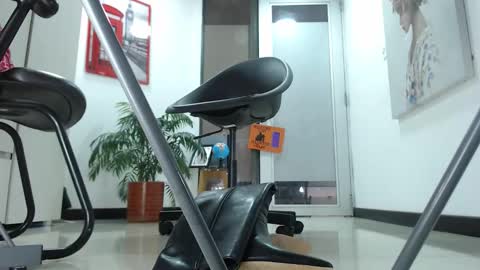 Snapshot of karinbellee chatting on 10.27.25 Karin online show from 10.27.25