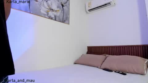 Snapshot of karla_and_mau chatting on 11.15.25 Karla Mau online show from 11.15.25