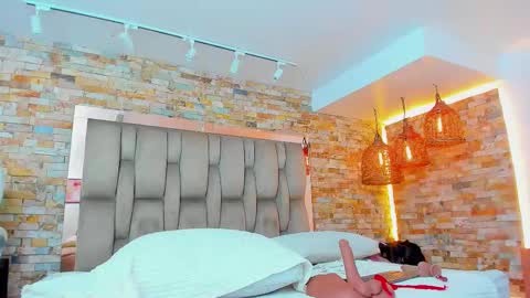 Snapshot of karla_dunn chatting on 10.09.25 Karla online show from 10.09.25