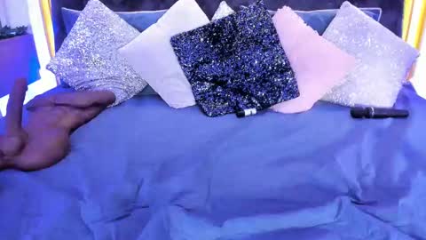 Karla Gonzaless online show from 09.25.25