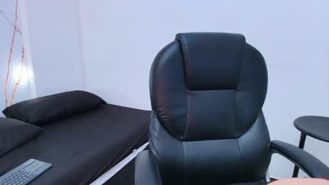 karla_hilton1 online show from 11.12.25