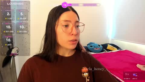 Snapshot of karla_honey_ chatting on 01.10.25 Karla online show from 01.10.25
