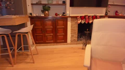 Carla Connor online show from 01.04.25