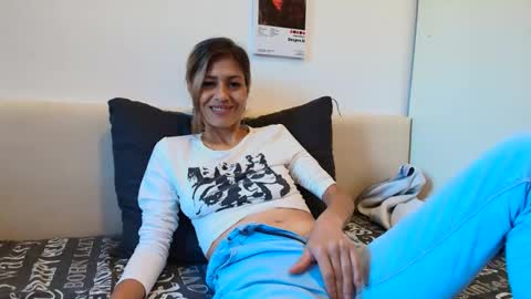 Snapshot of karladreamssex chatting on 09.27.25 Crystyna online show from 09.27.25