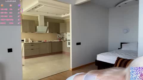 Snapshot of karlenegries chatting on 11.08.25 Olivia online show from 11.08.25