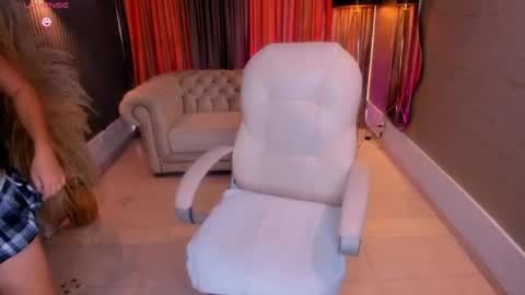 Snapshot of karlie_small chatting on 05.15.26 Karli online show from 05.15.26