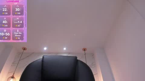 Snapshot of karliie_kloss_ chatting on 05.15.26 karliie kloss online show from 05.15.26