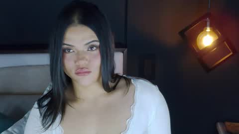 Snapshot of karlizth chatting on 10.07.25 KarolCorreaT online show from 10.07.25