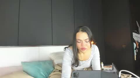 Snapshot of karlizth chatting on 03.18.26 KarolCorreaT online show from 03.18.26