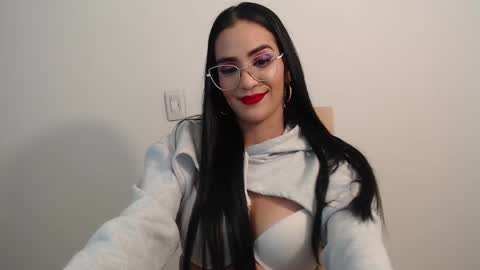 Snapshot of karlota_hank chatting on 01.19.25 Karlis online show from 01.19.25
