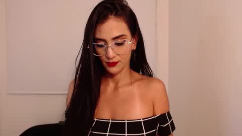 Snapshot of karlota_hank chatting on 03.01.25 Karlis online show from 03.01.25
