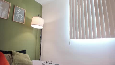 Snapshot of karlye_5 chatting on 10.08.25 Karlye online show from 10.08.25