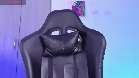 Snapshot of karodu chatting on 11.14.25 Karo online show from 11.14.25