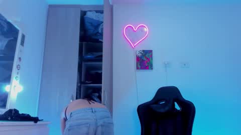 Snapshot of karodu chatting on 11.17.25 Karo online show from 11.17.25