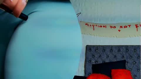 Snapshot of karol_dl chatting on 10.19.25 karol dl online show from 10.19.25