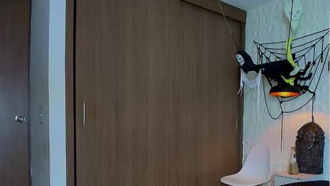 Snapshot of karol_dl chatting on 10.26.25 karol dl online show from 10.26.25