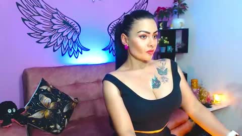 Snapshot of karol_kennedy chatting on 01.21.25 Karol Kenedy online show from 01.21.25