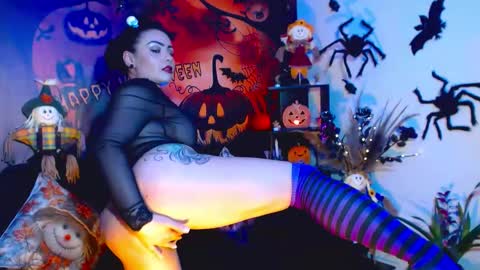 Snapshot of karol_kennedy chatting on 10.18.25 Karol Kenedy online show from 10.18.25